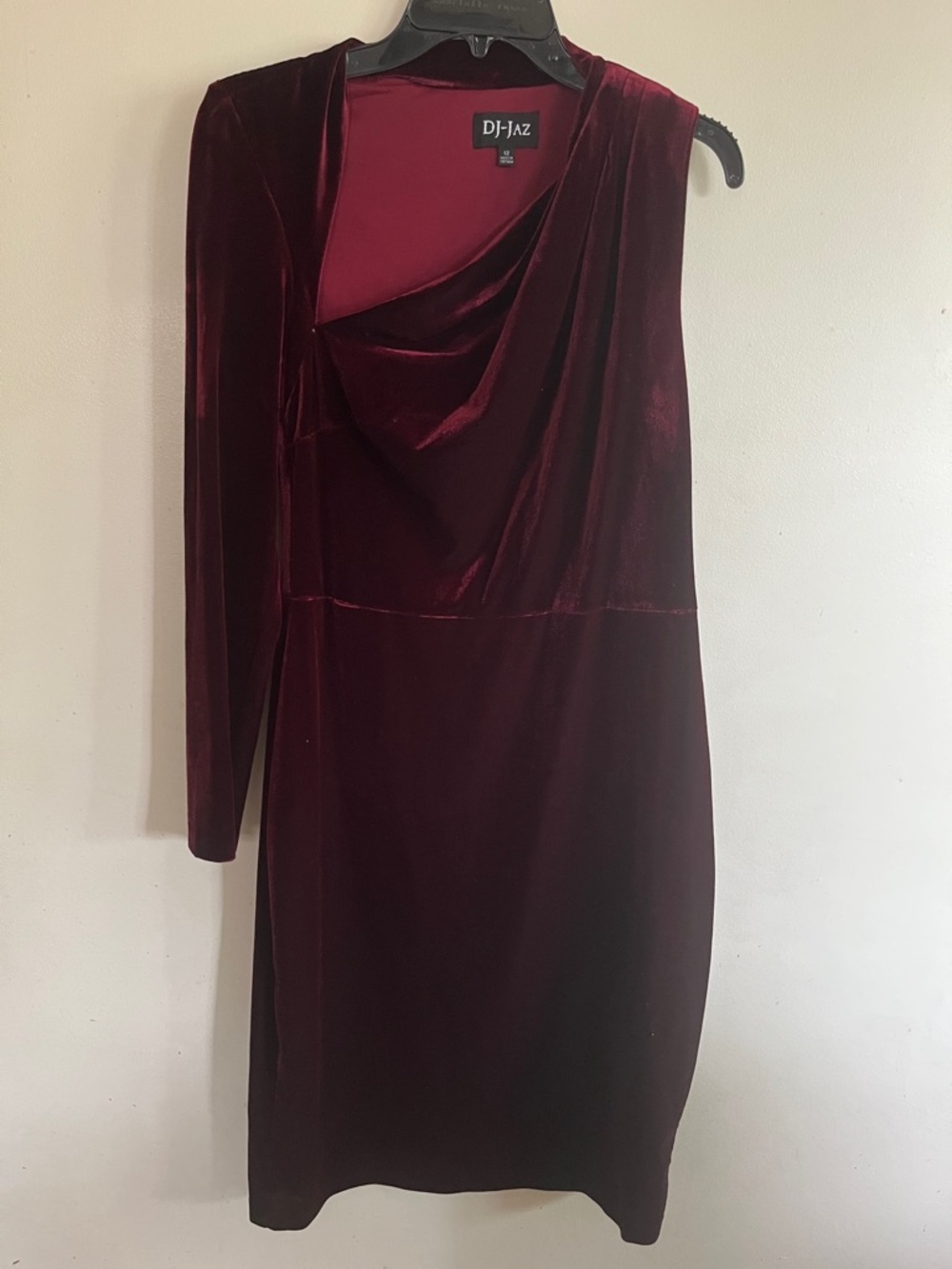 Luxury Burgundy Velvet Long Sleeve Draped One-Shoulder Dress